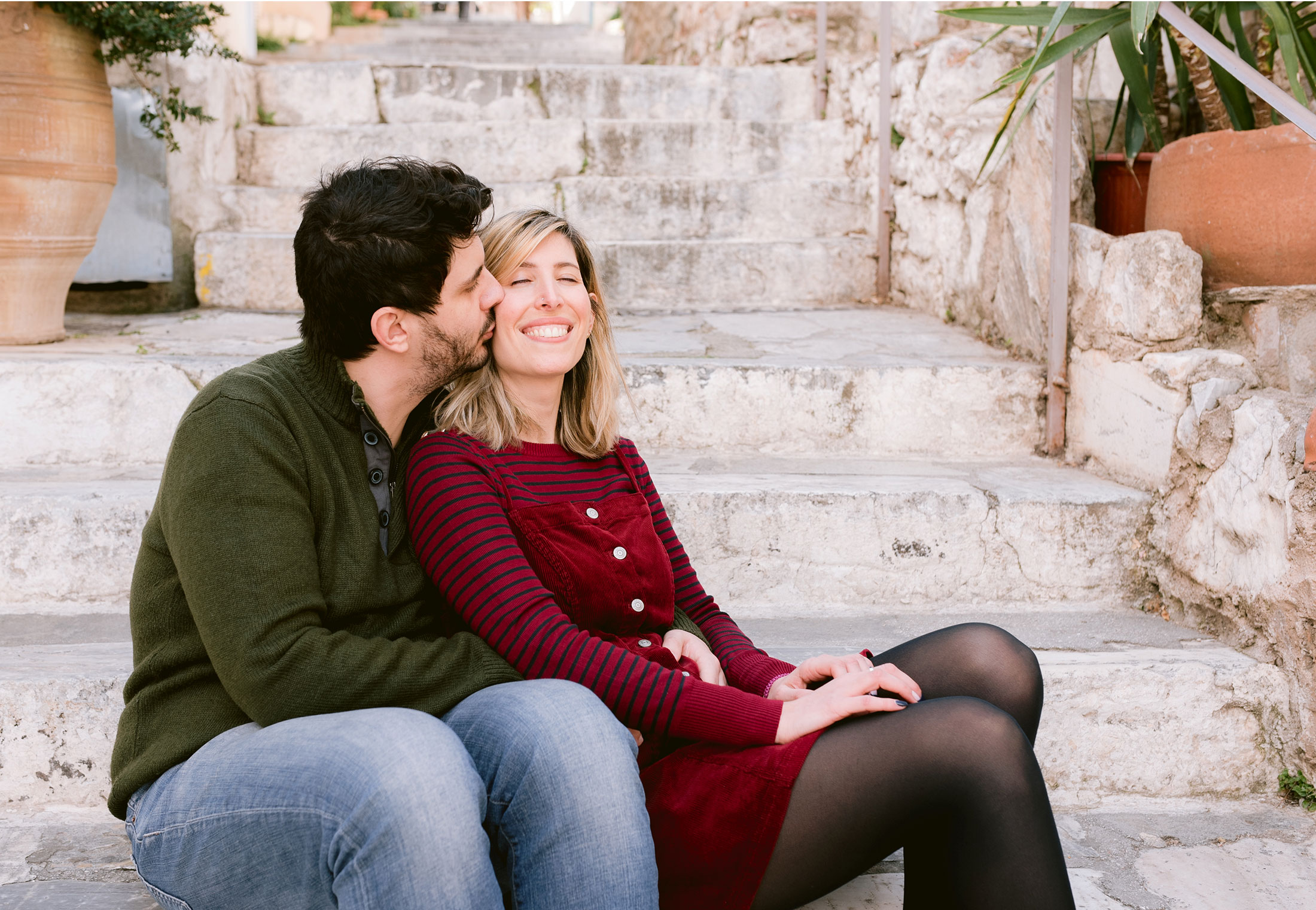 Photo shooting, of a couple in Anafiotika - Plaka, Acropolis