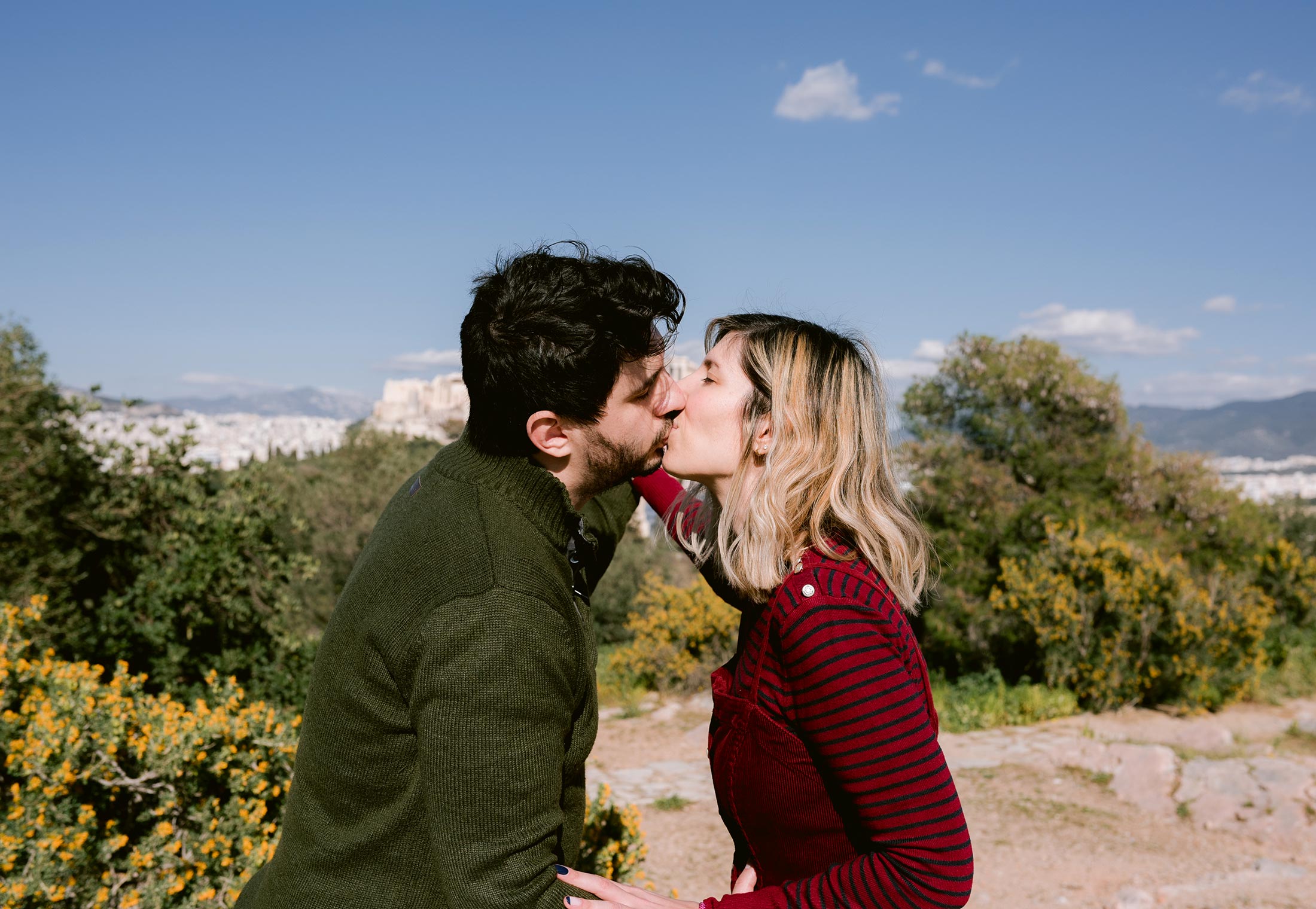Photo shooting, of a couple in Anafiotika - Plaka, Acropolis