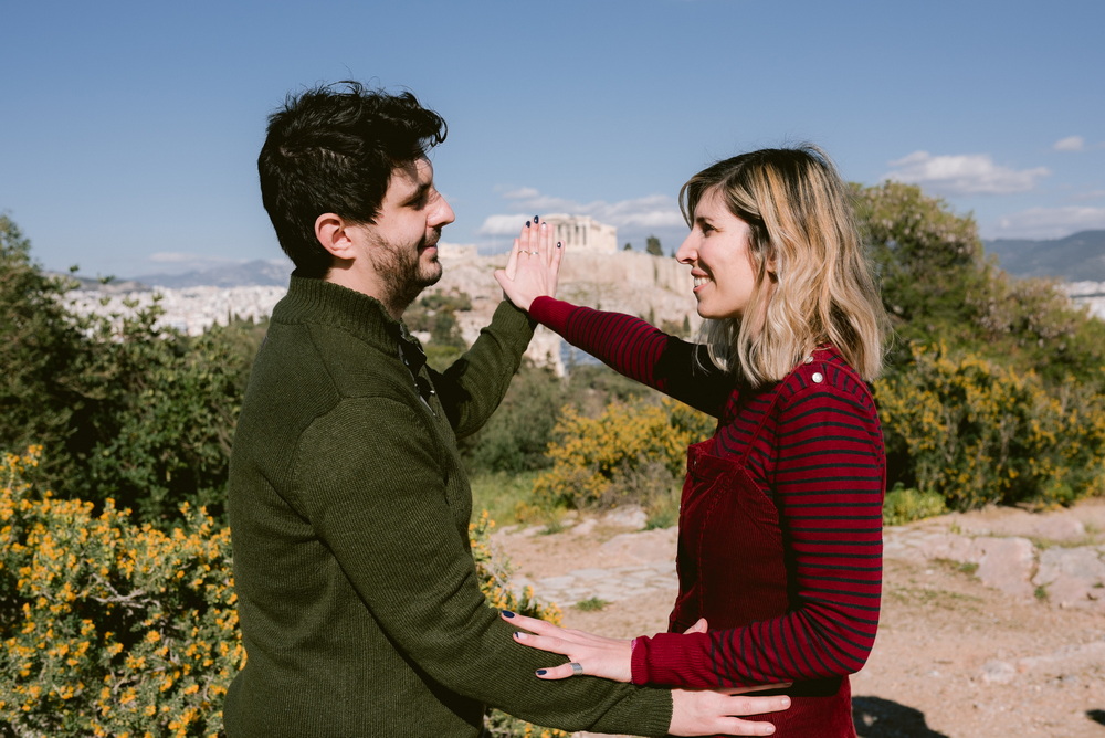 Photo shooting, of a couple in Anafiotika - Plaka, Acropolis