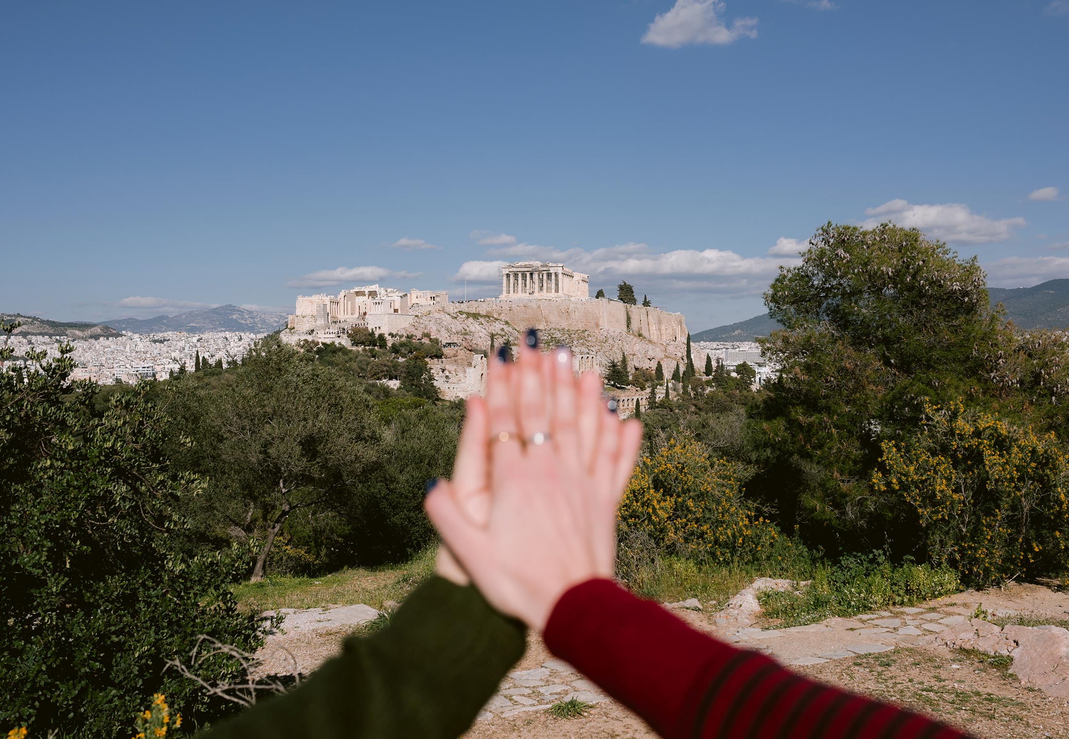 Photo shooting, of a couple in Anafiotika - Plaka, Acropolis