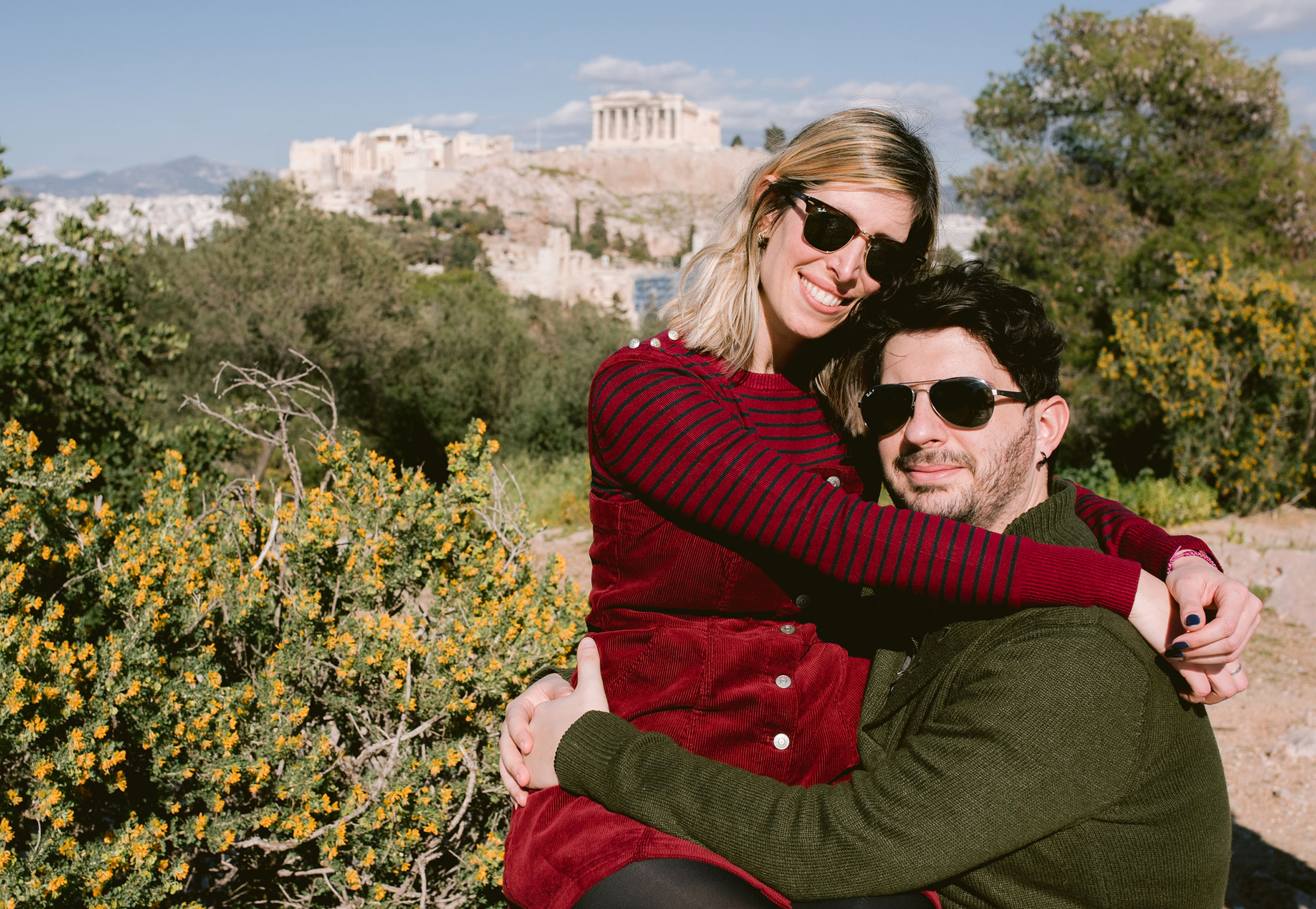 Photo shooting, of a couple in Anafiotika - Plaka, Acropolis